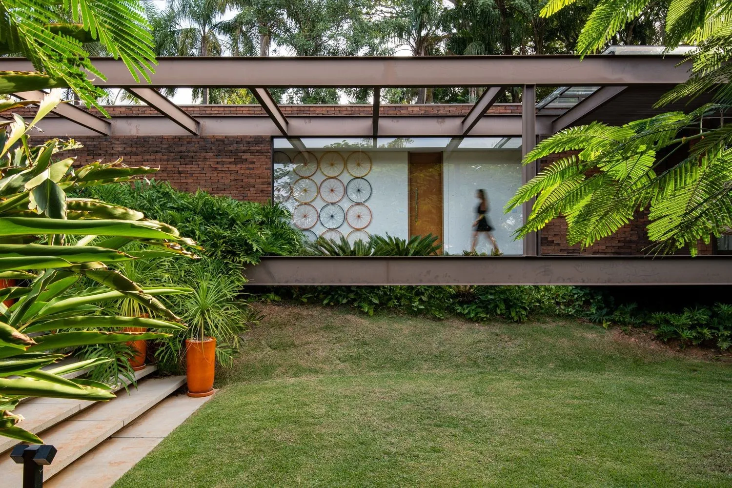 Rural House by Sala 03 Arquitetura: Modern Living Immersed in Nature