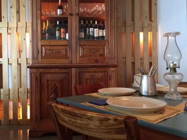 6 Fun and Creative Home Bar Decoration Ideas That Will Blow Your Mind