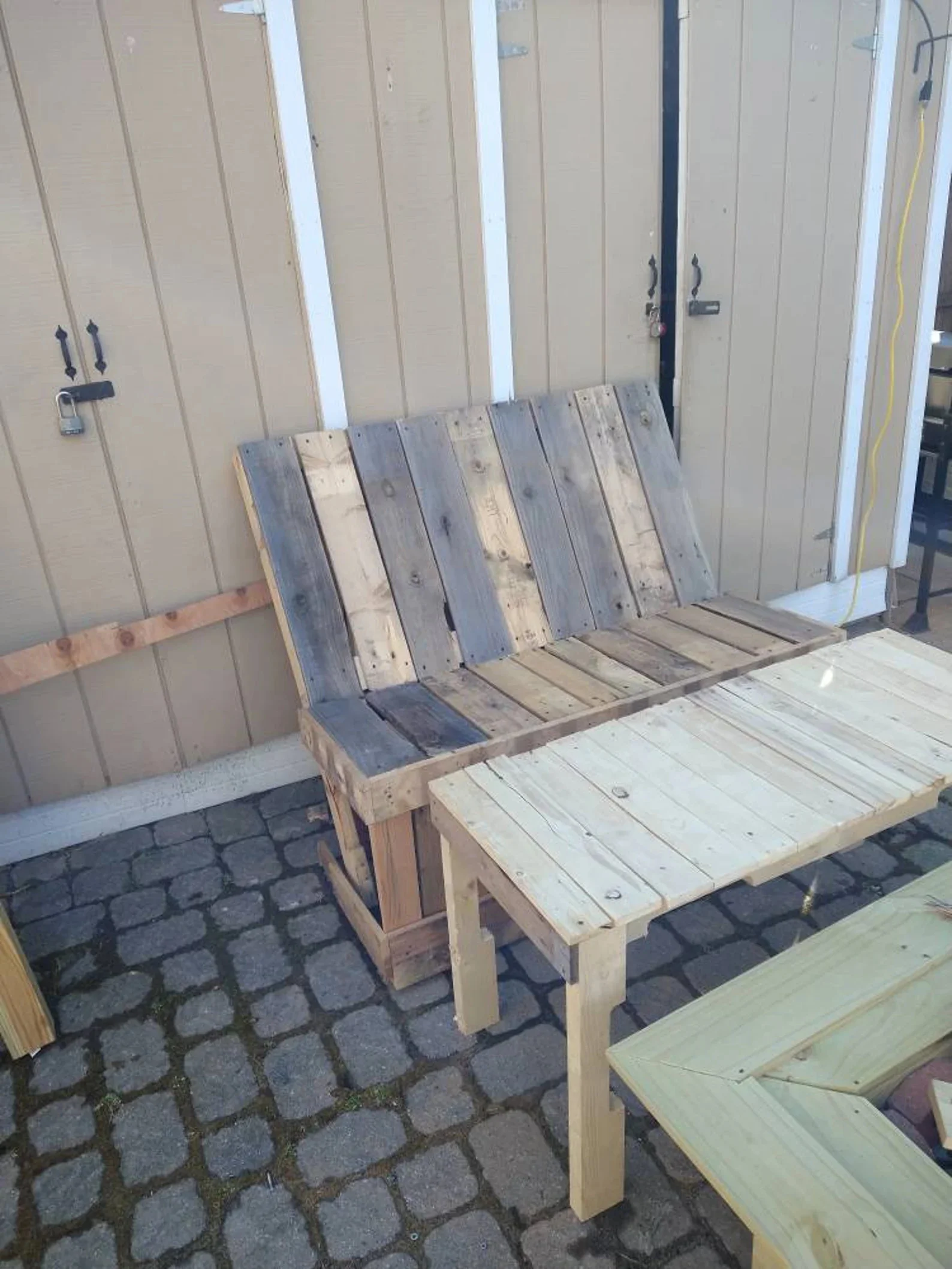 7. Bench and Table Made from Recycled Pallet Boards