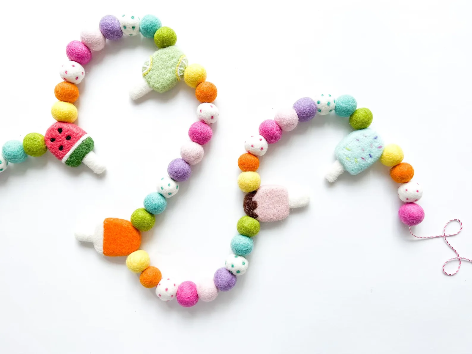 8. 节庆毛毡冰棒灯串