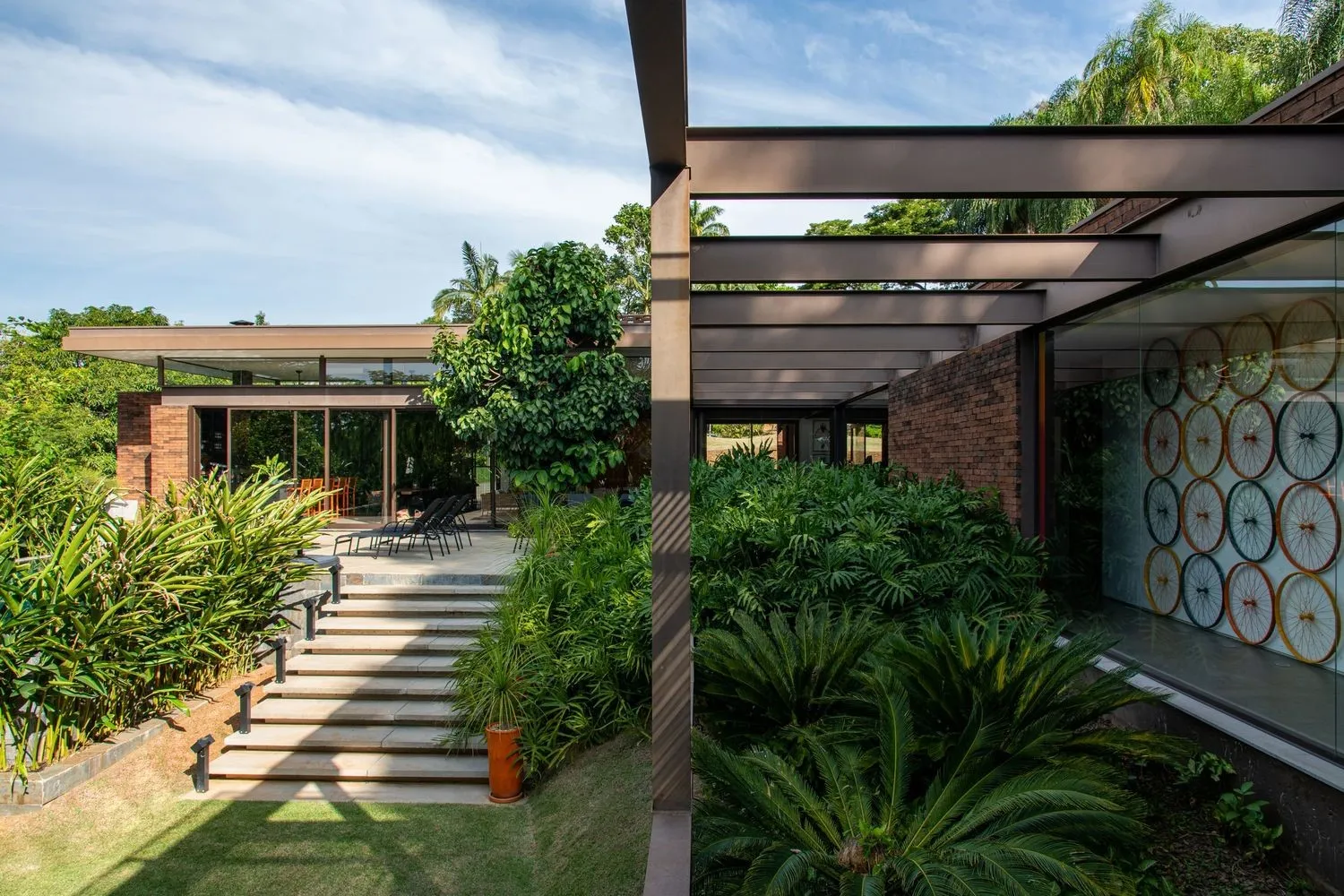 Rural House by Sala 03 Arquitetura: Modern Living Immersed in Nature