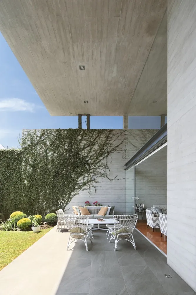 M+L住宅,由Domenack Arquitectos设计,位于秘鲁米拉弗洛雷斯 M+L住宅,由Domenack Arquitectos设计,位于秘鲁米拉弗洛雷斯