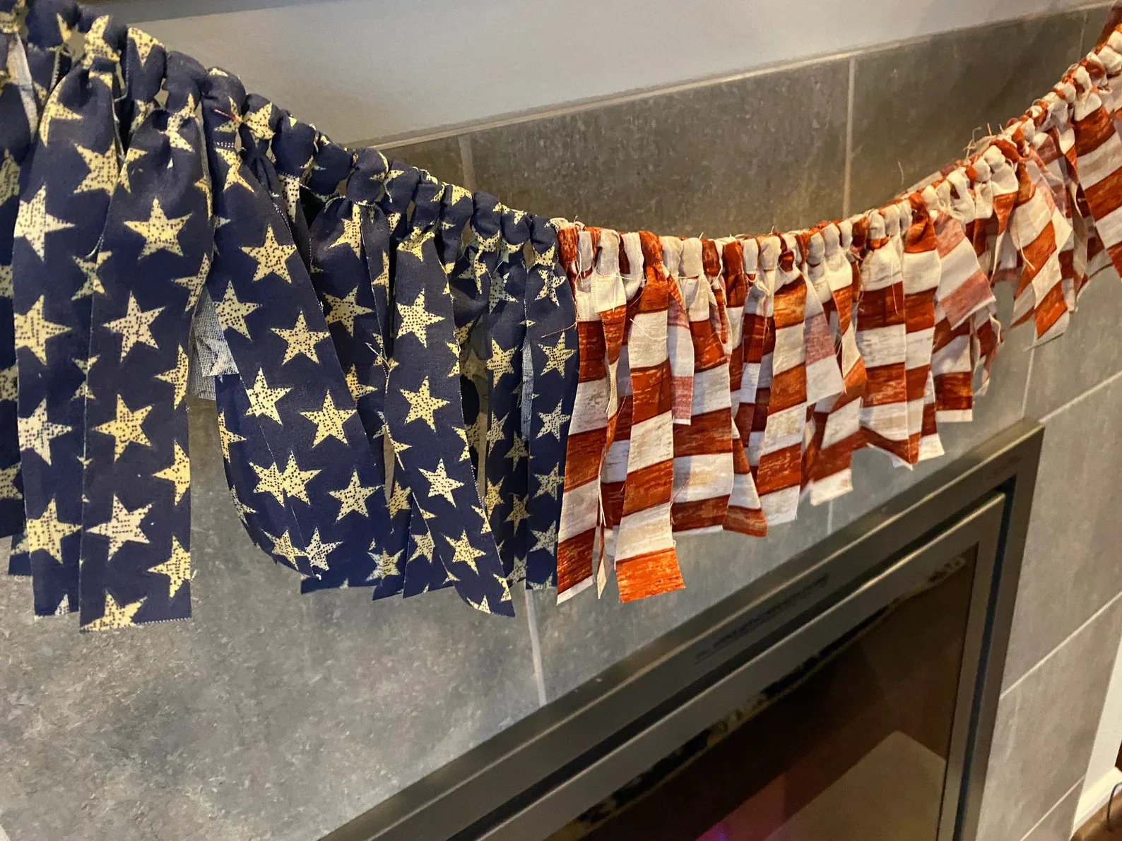 3. Guirnalsa con bandera estadounidense