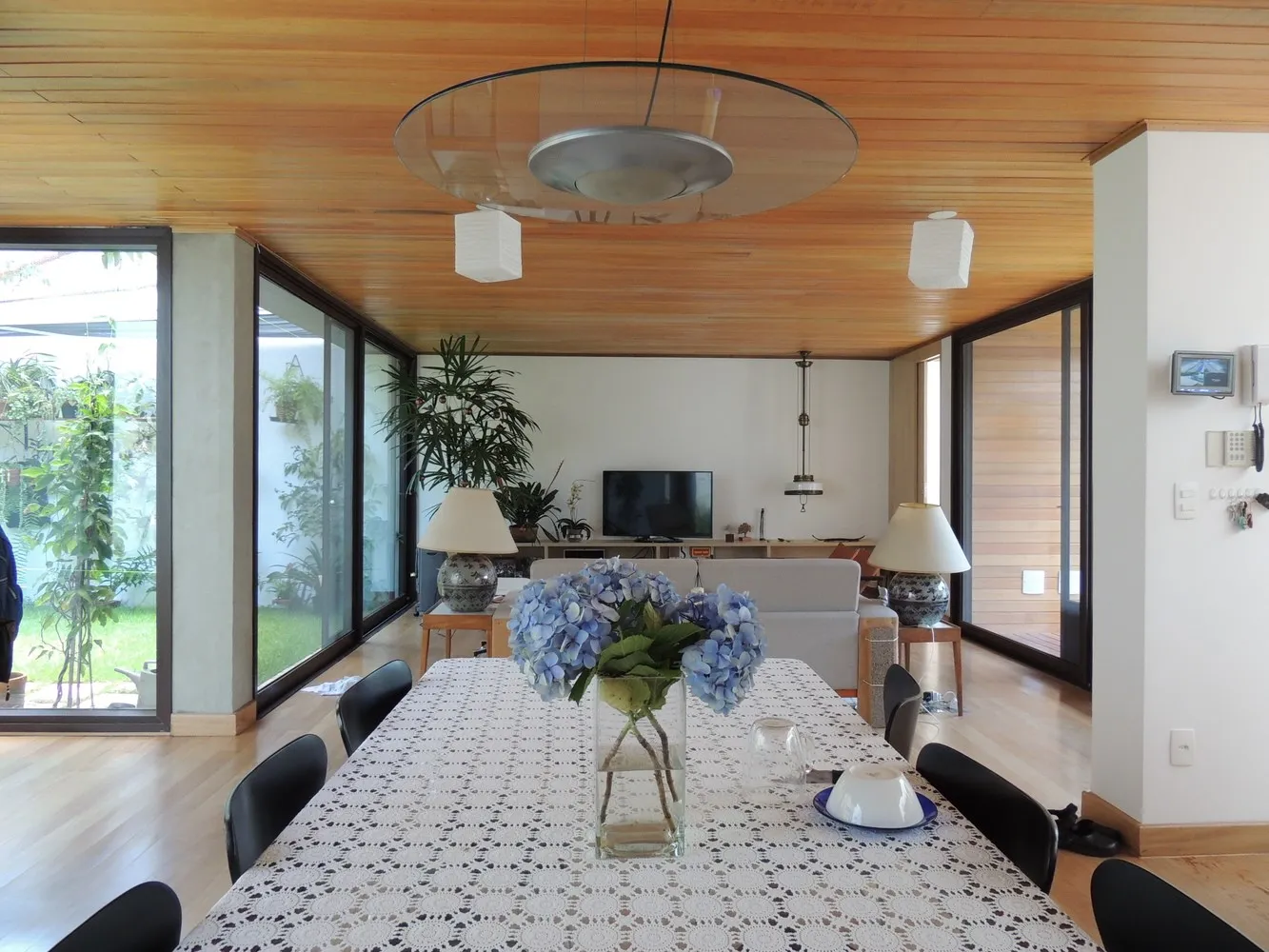 巴西圣保罗的Oficina de Arquitetura设计10x10住宅