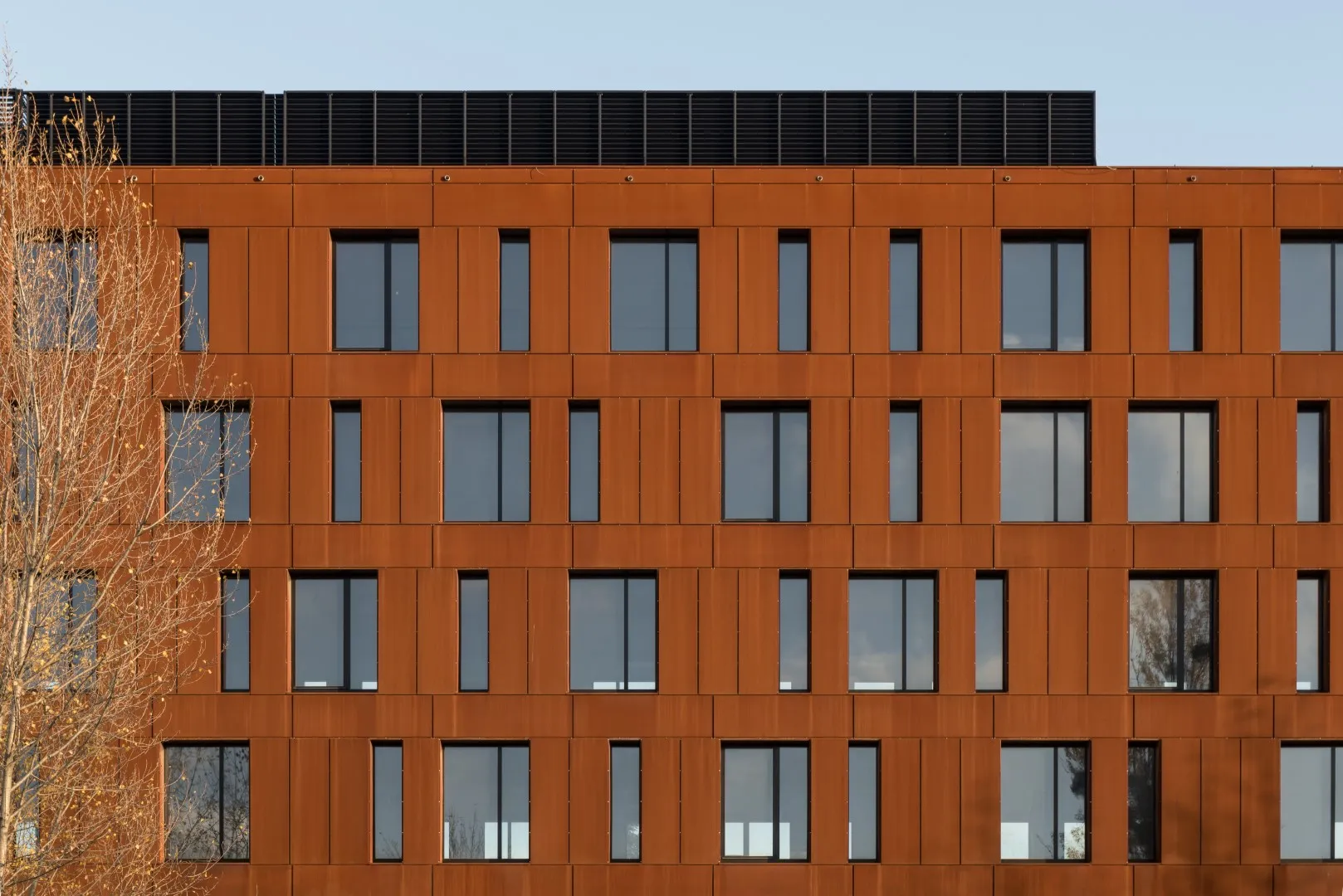 波兹南办公楼扩建项目由EASST Architects设计