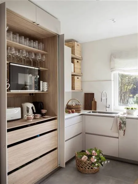 Складные двери — новые королевы маленьких квартир?