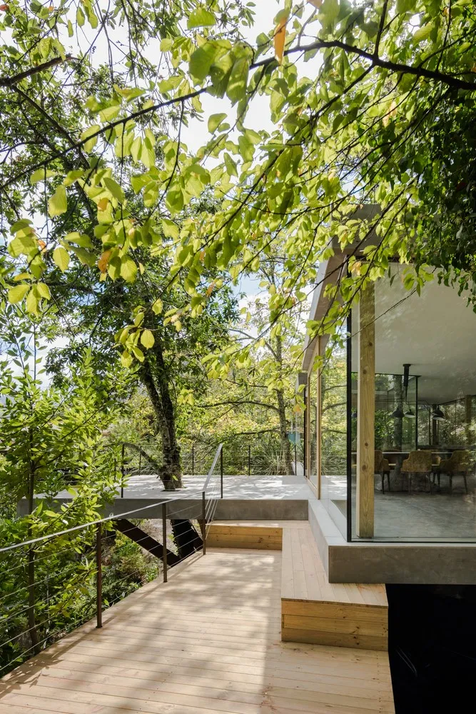 Casa envuelta de 3r Ernesto Pereira en Marco de Canaveses, Portugal