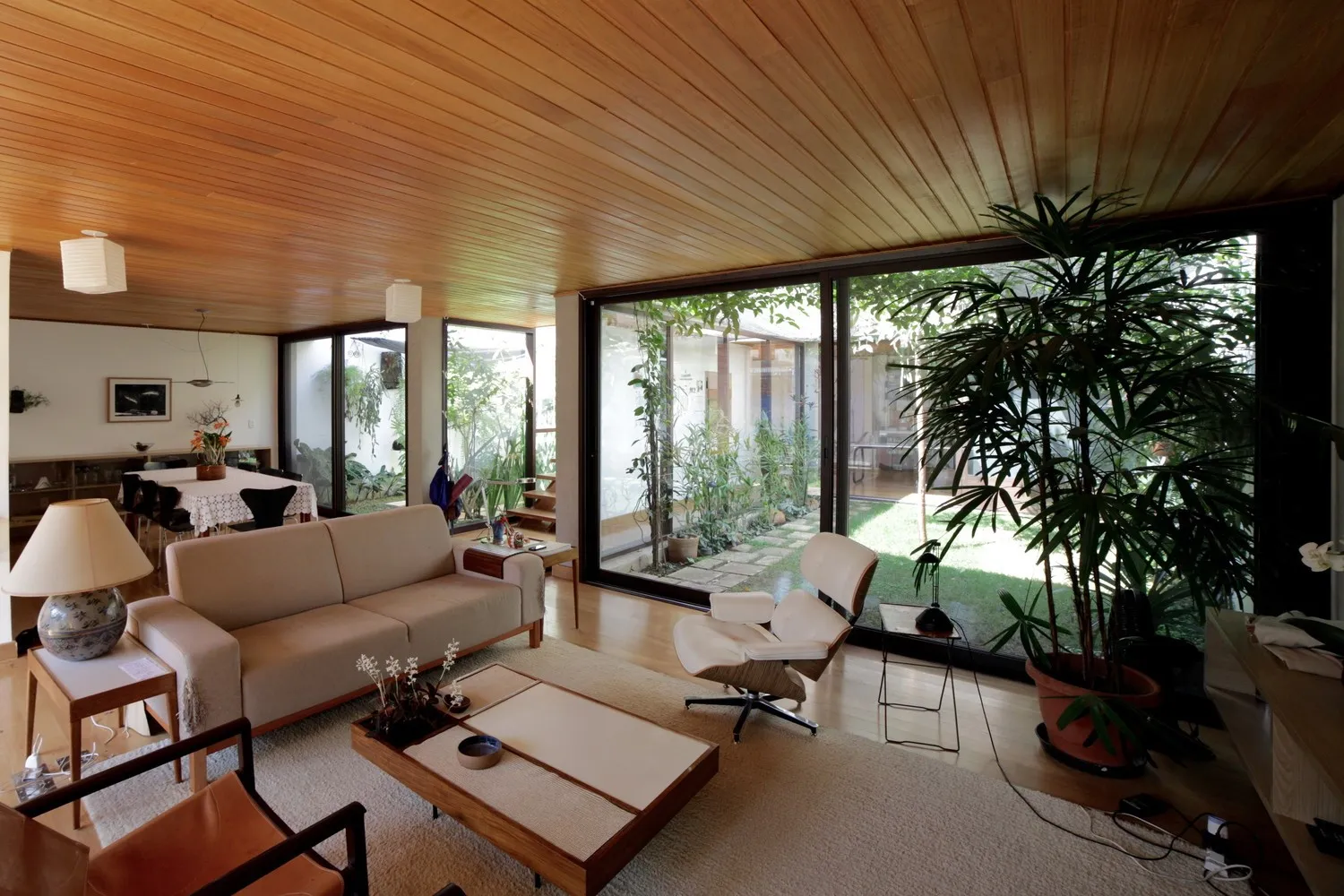 巴西圣保罗的Oficina de Arquitetura设计10x10住宅