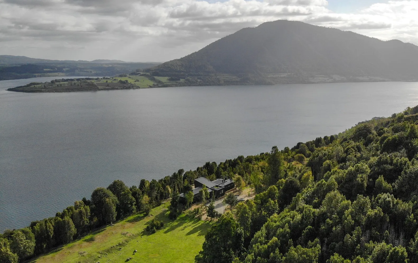 Casa Rinhue de Domo Habitare + Piffardi Aravena Architectos en Chile