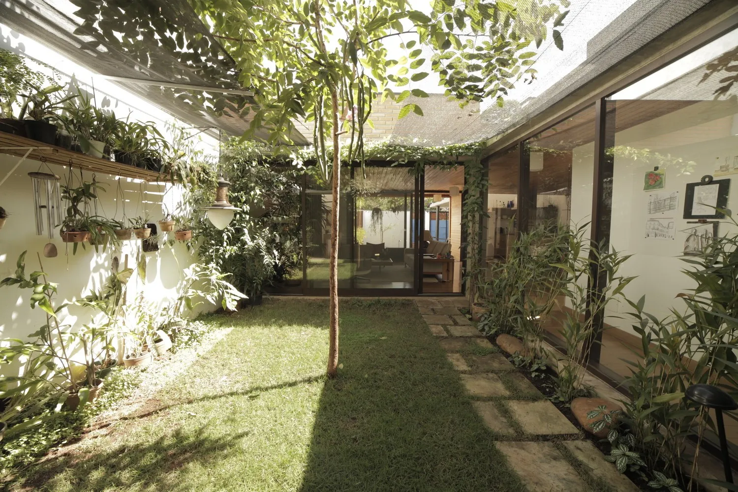 巴西圣保罗的Oficina de Arquitetura设计10x10住宅