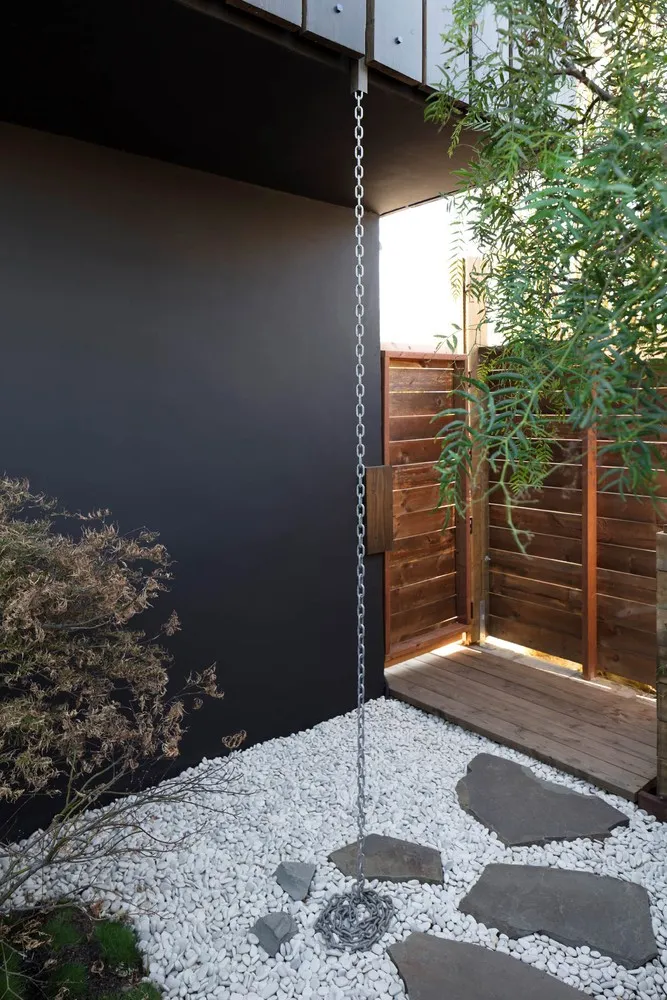 Robbe-Haus von Sami Mink in Cowtown, Kalifornien Robbe-Haus von Sami Mink in Cowtown, Kalifornien