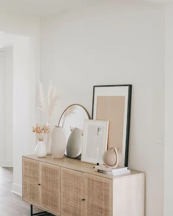 玄关鞋柜，为客厅增添时尚气息