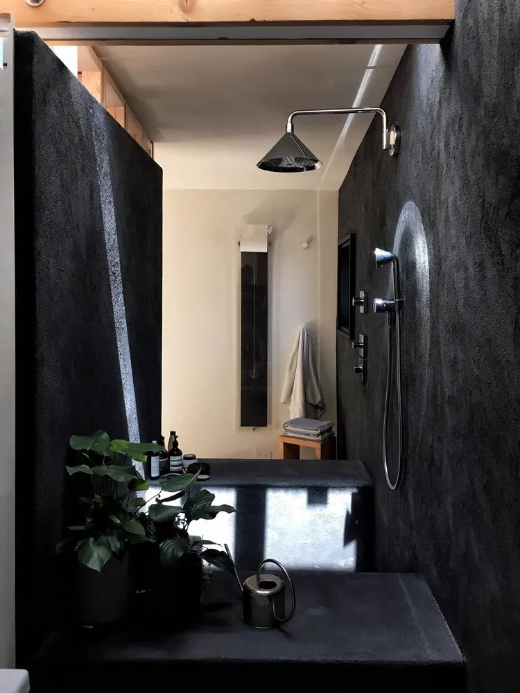 Robbe-Haus von Sami Mink in Cowtown, Kalifornien Robbe-Haus von Sami Mink in Cowtown, Kalifornien