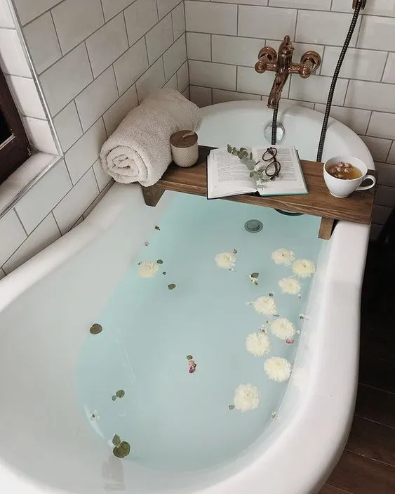 Star Accessory for Bathroom Relaxation - Bathroom Bridge