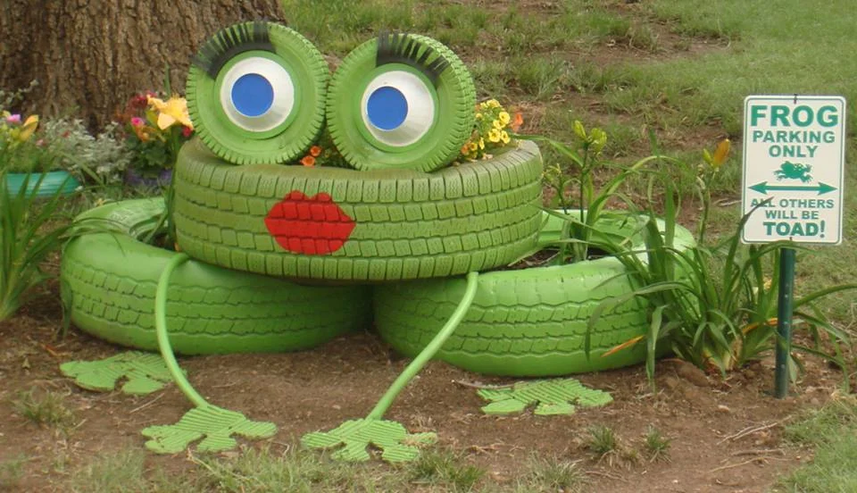 12. Frosch aus recycelten Reifen
