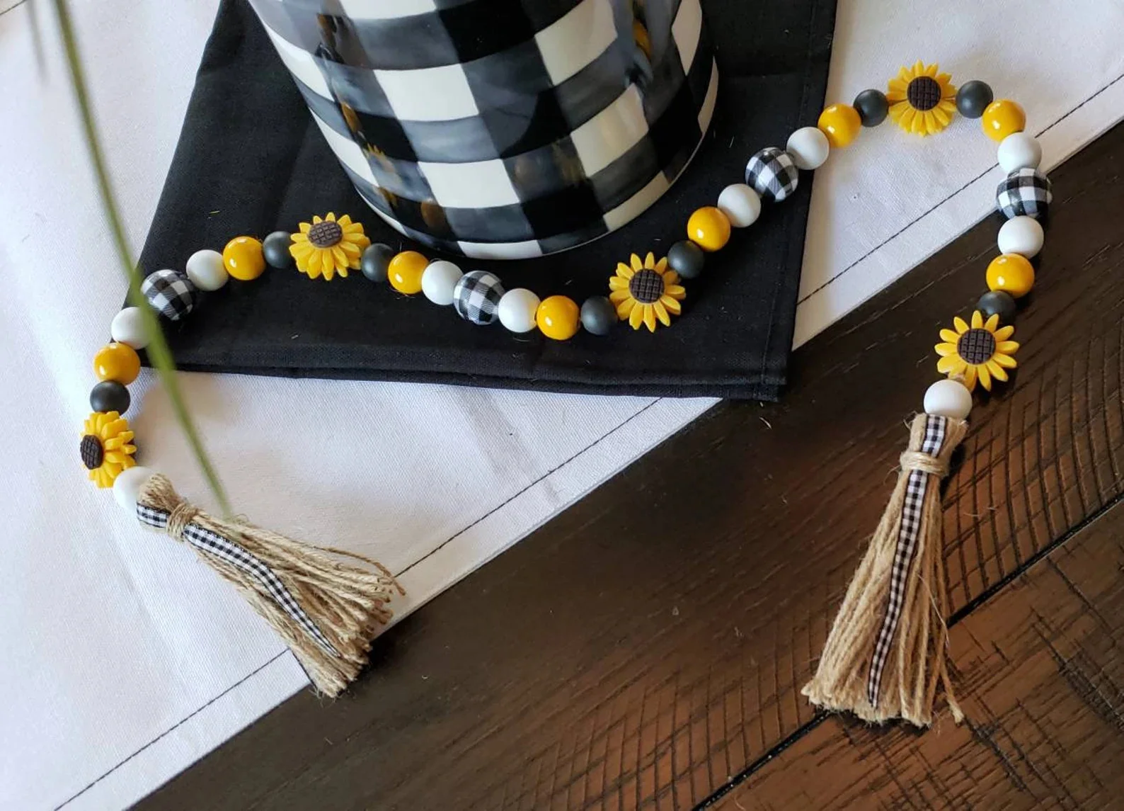 Гірлянда з подсонечниками та буффало пледом