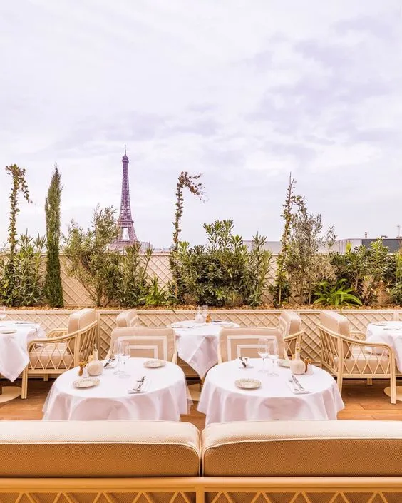 Gigi, the most modest Parisian terrace