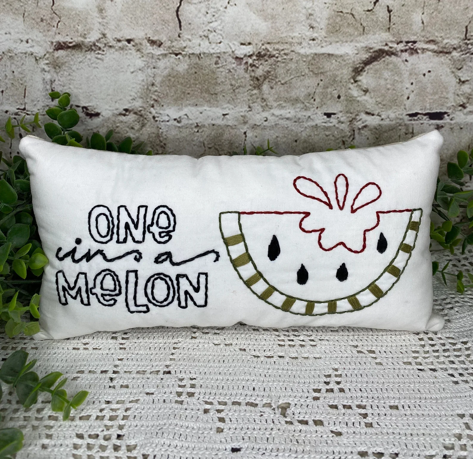 18. Декоративная подушка One In A Melon с арбузом
