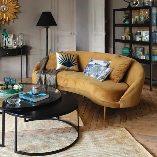 欢迎黄色沙发装饰中的阳光元素