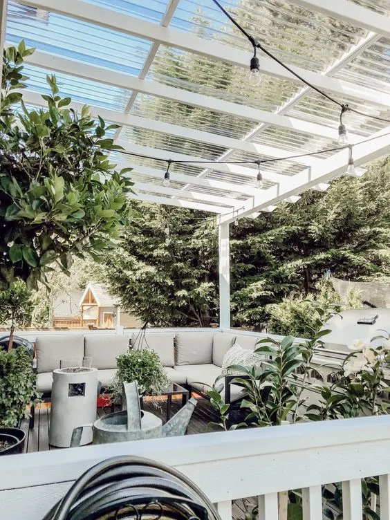 Tips for Choosing the Most Suitable Coverage for a Garden Pavilion at Home