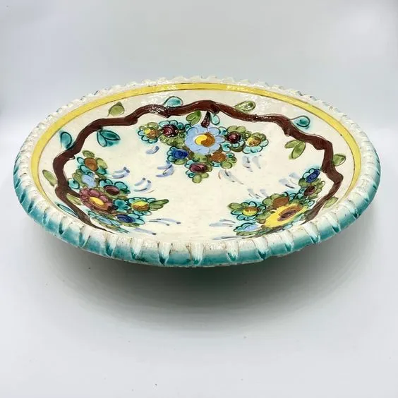 夏日明亮餐桌的主要元素