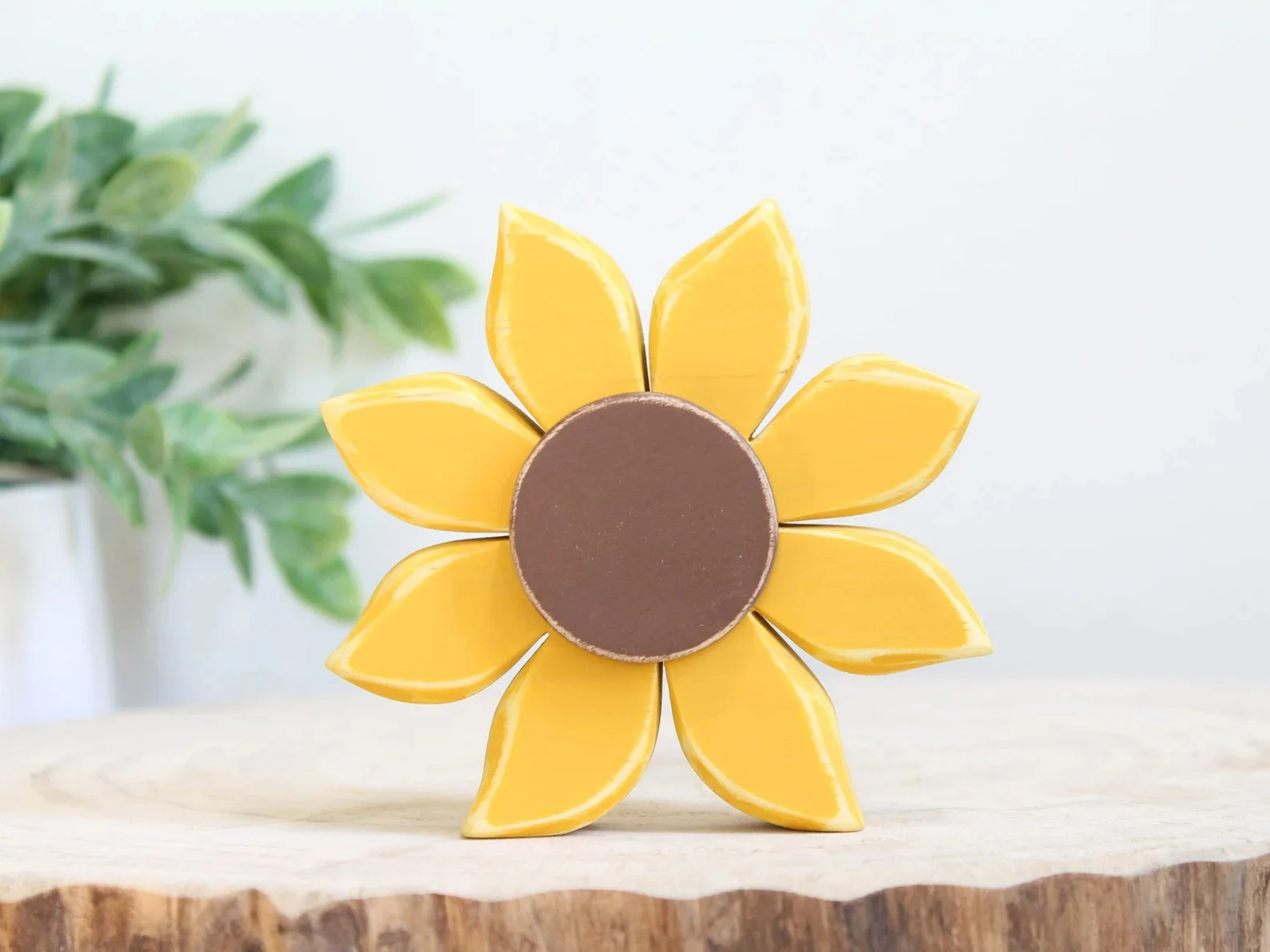 Дерев'яний декор з подсонечниками