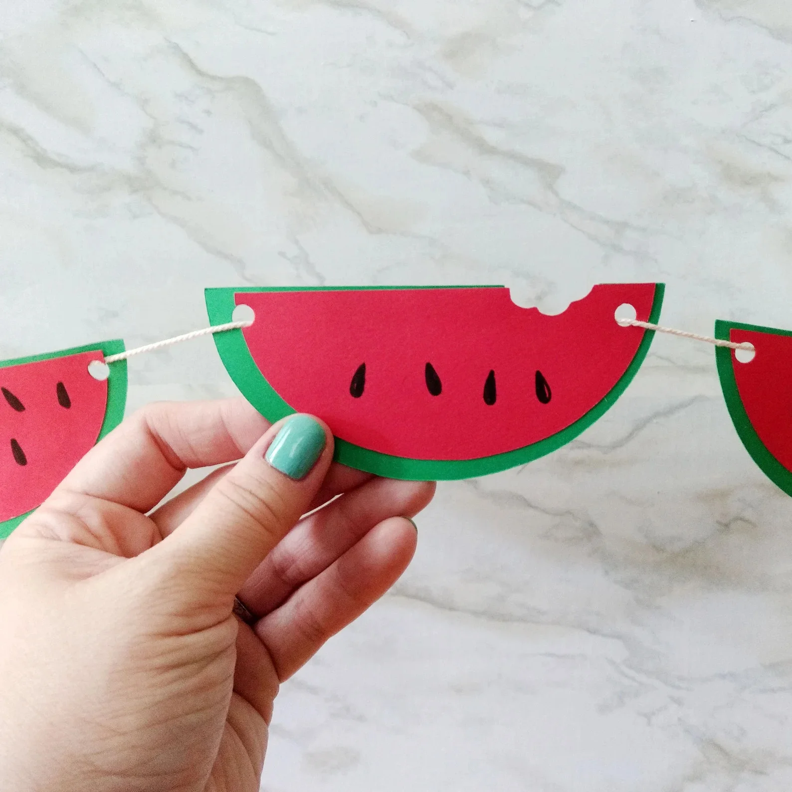 7. Guirnalda de rodajas de sandía