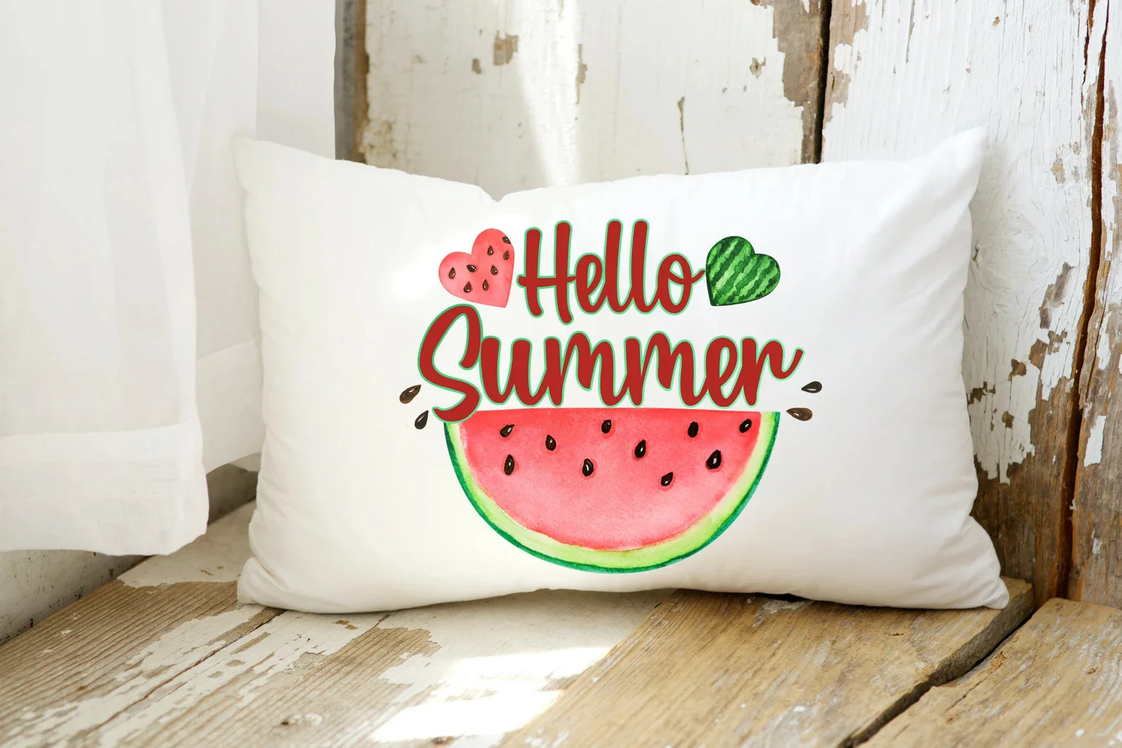 13. 装饰性西瓜枕头