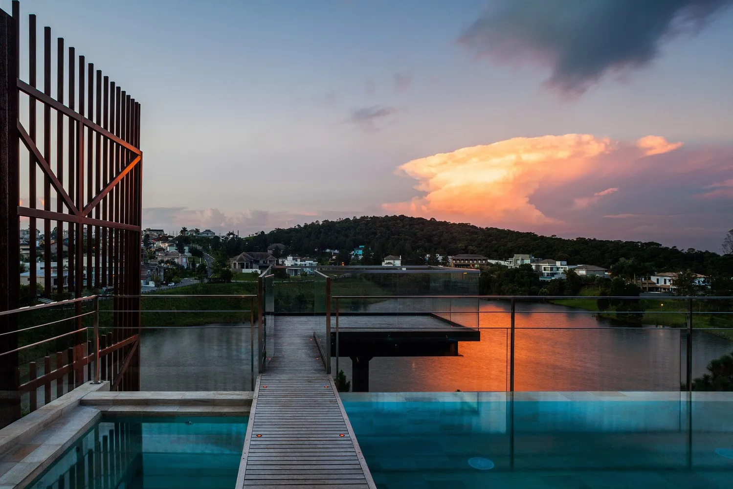 Casa Mirante de FGMF en Aldeia da Serra, Brasil Casa Mirante de FGMF en Aldeia da Serra, Brasil
