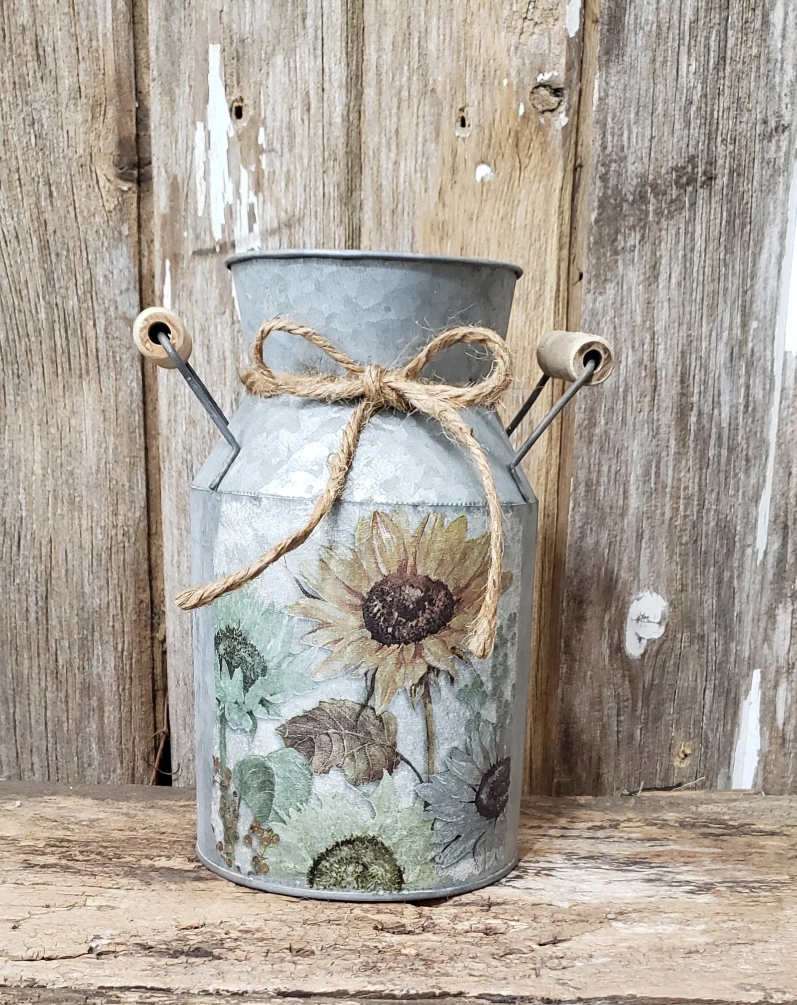 Оформлення кухні в сільському стилі з подсонечниками