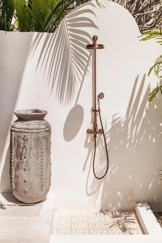 完美的户外淋浴间