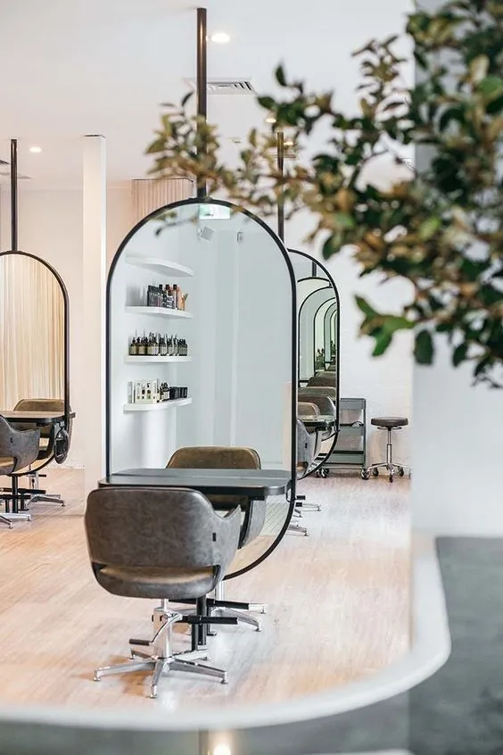Tips for Choosing the Best Mirror for Beauty Business