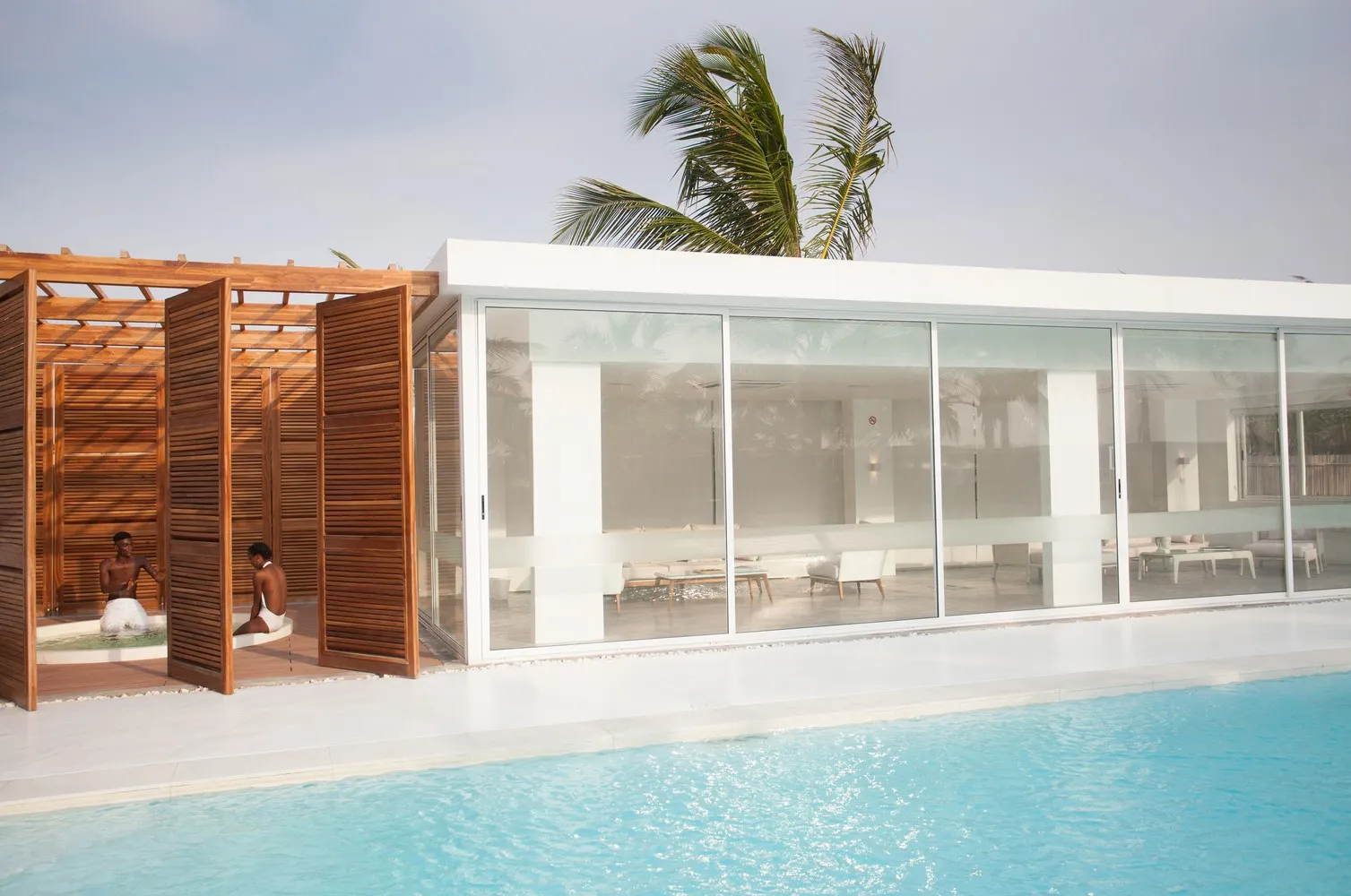 Просторий пляжний будинок Sencillo від cmDesign Atelier у Лагосі, Нігерія Просторий пляжний будинок Sencillo від cmDesign Atelier у Лагосі, Нігерія