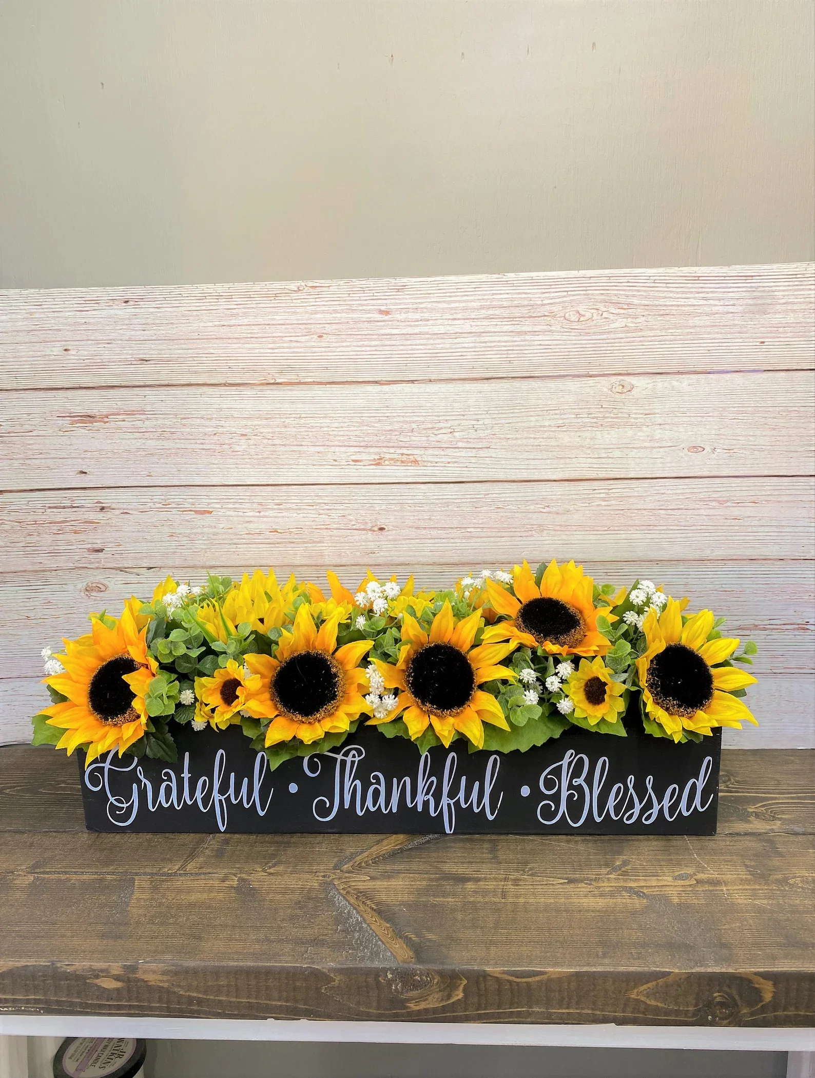 6. 向日葵中心装饰