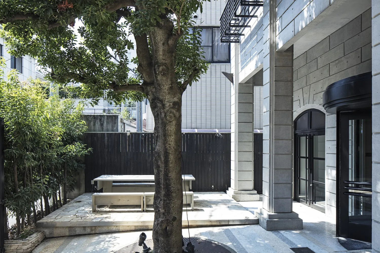 DDAA设计的多彩住宅，位于日本东京都港区