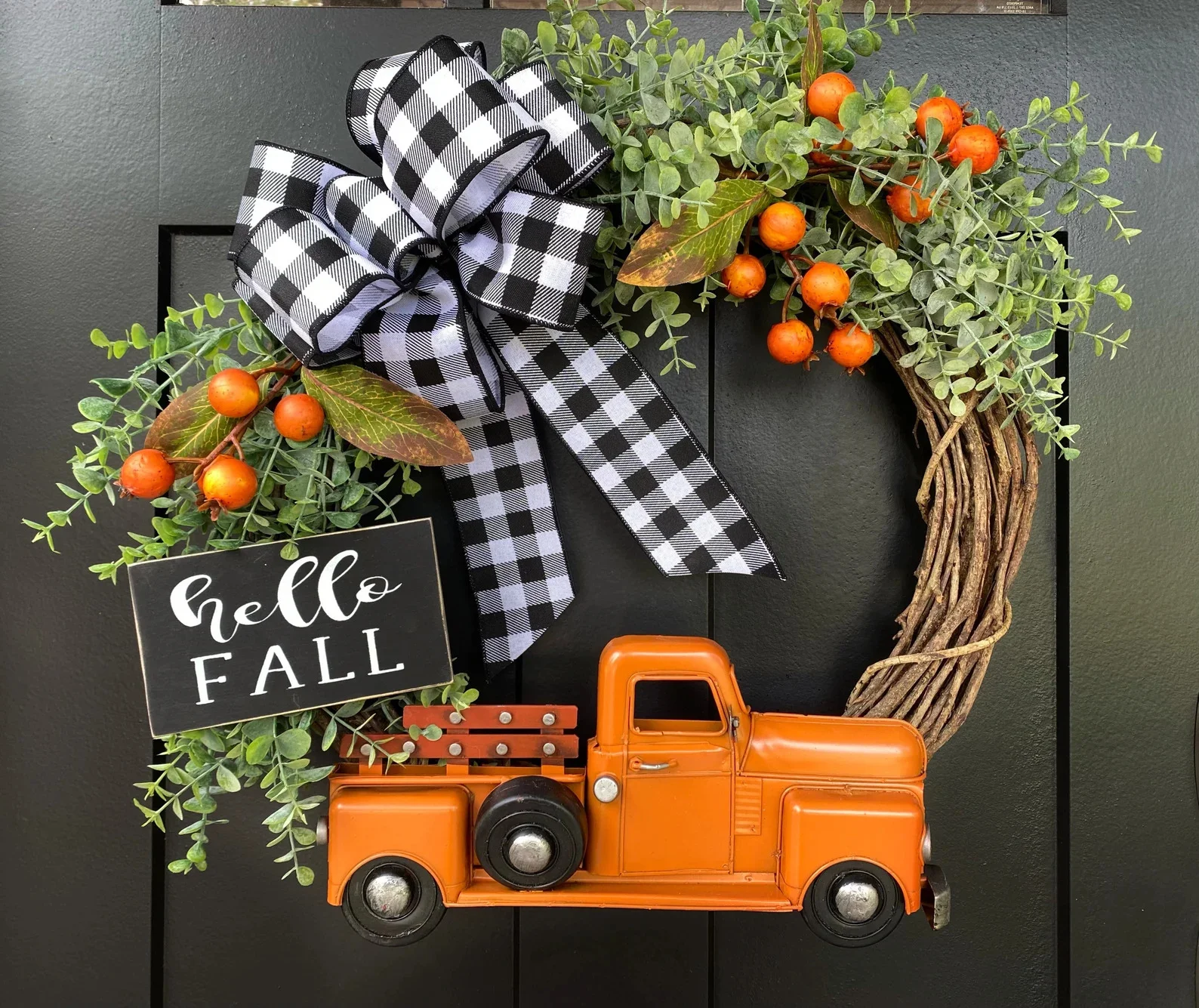 7. 卡车造型秋季花环