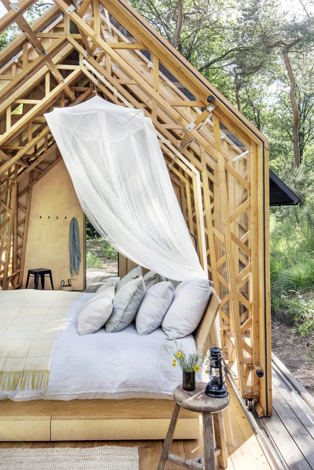 梦幻木质玻璃开放式观景小屋