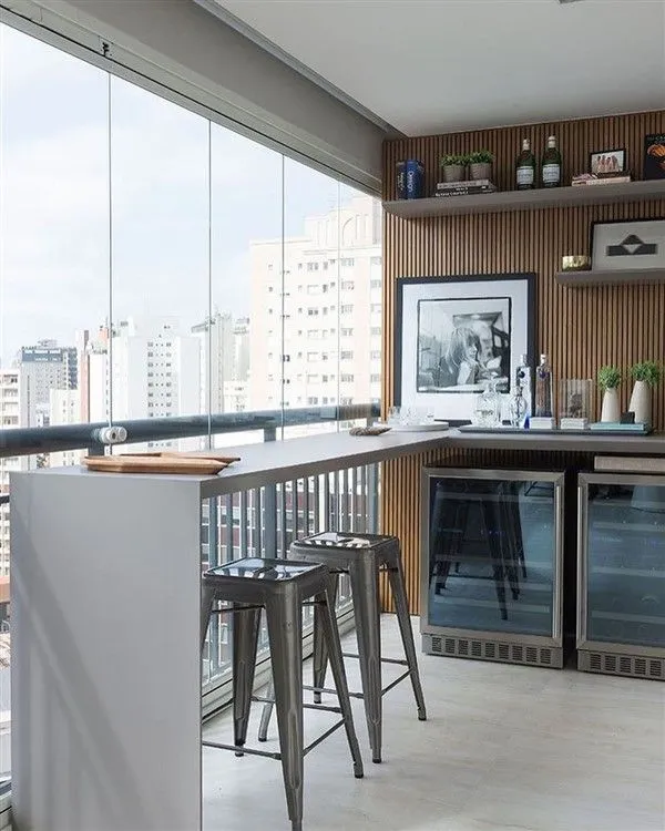 Großer gastronomischer Balkon: Ideen und Projekte mit Fotos