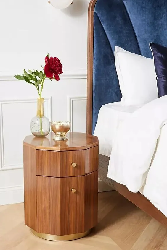 Tips for Choosing Round Bedside Tables