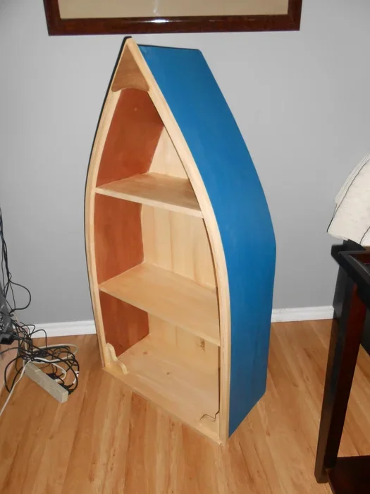 8. Bonita estantería barca