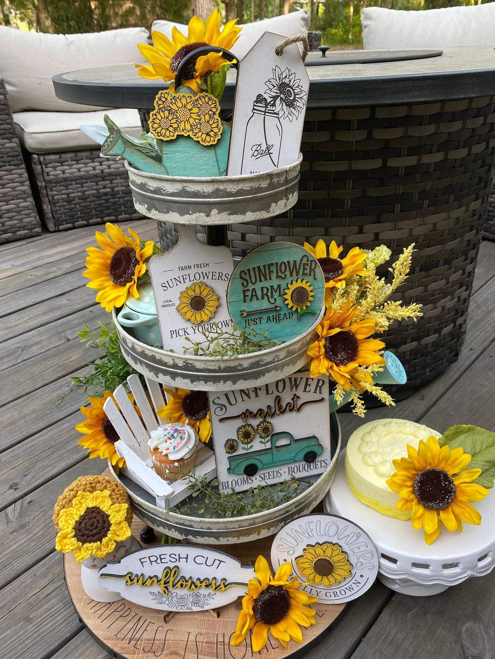 15. 向日葵多层托盘夏日装饰