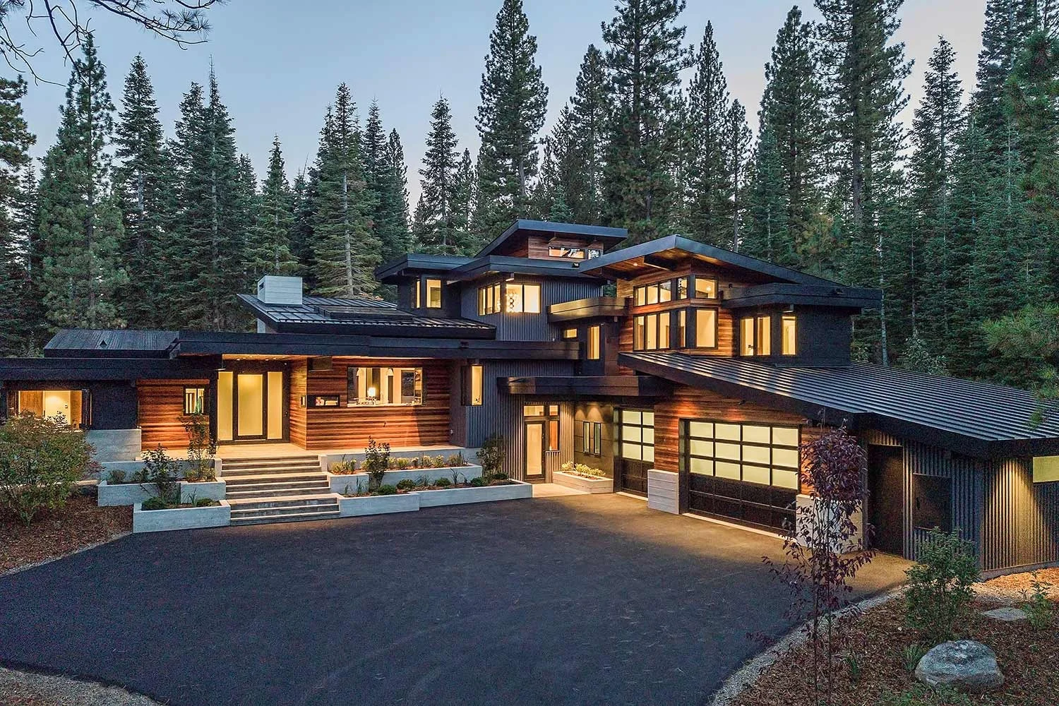 15 Phenomenal Rustic Home Exterior Designs You Will Dream About