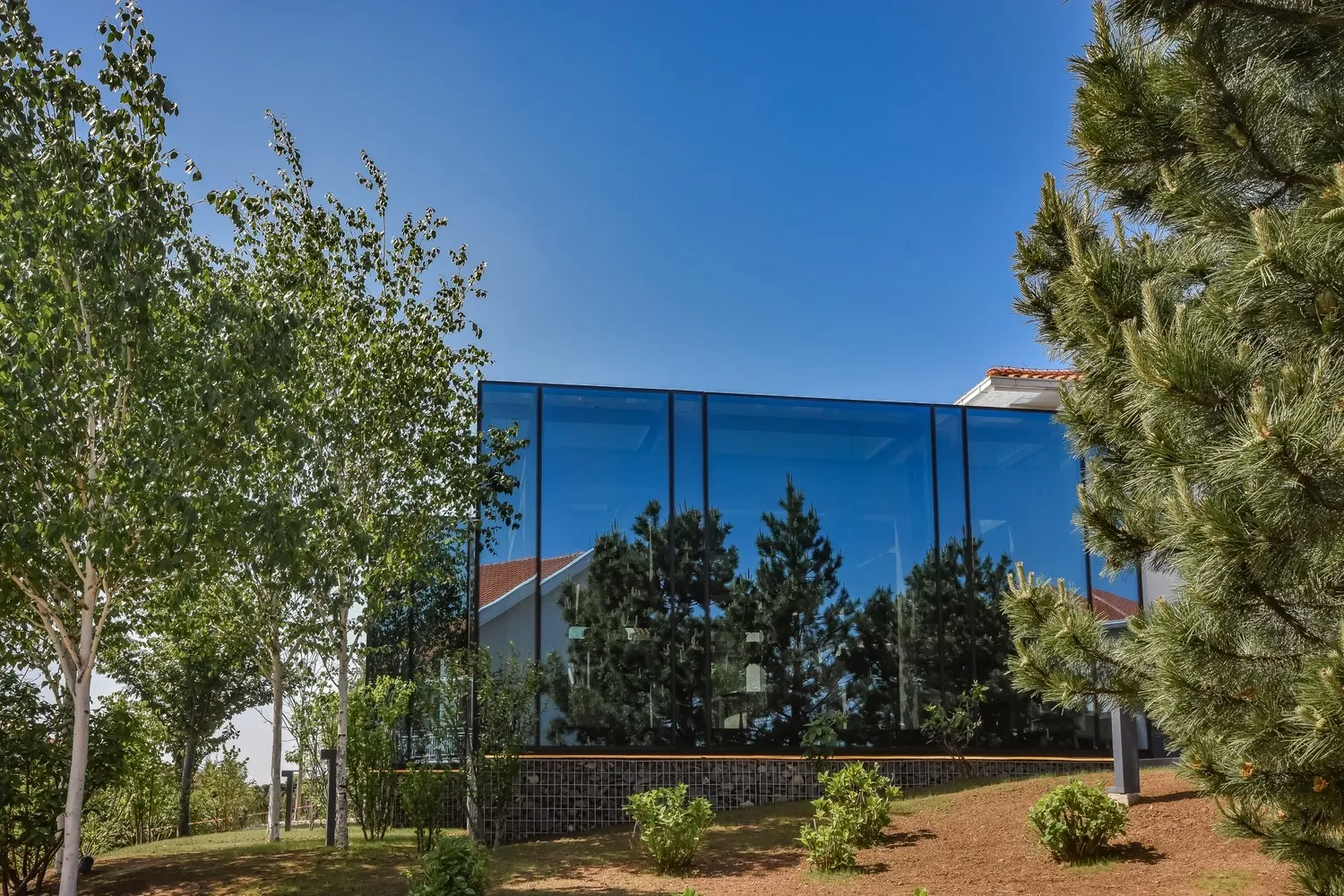 4M Group设计的波黑山小屋BM位于科索沃普里什蒂纳