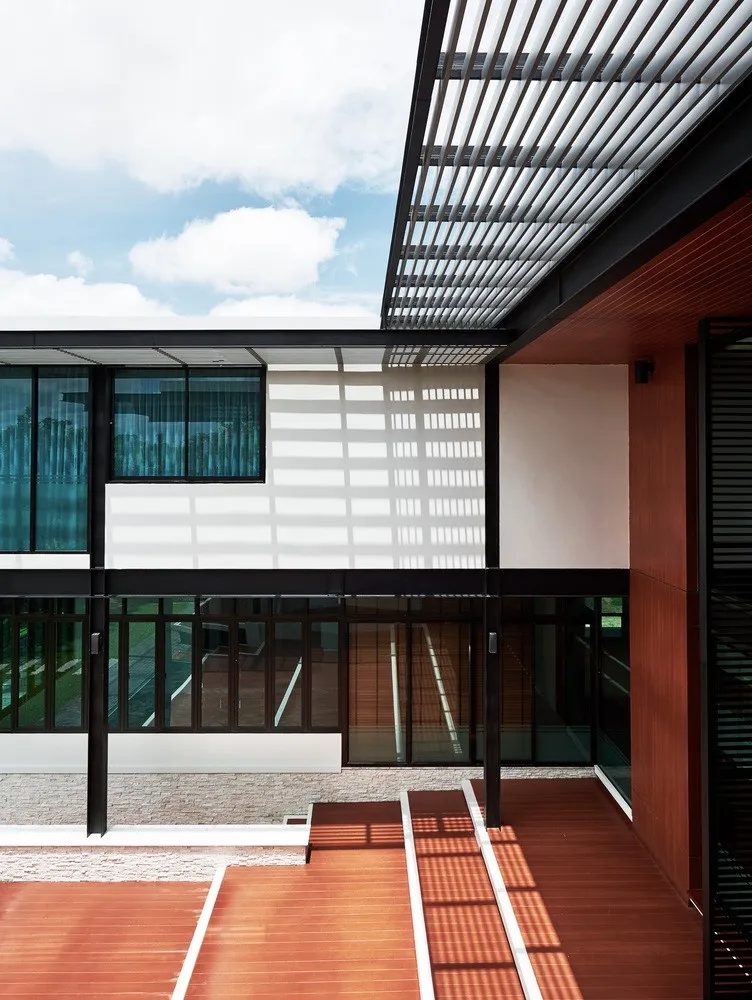 Sute Architect设计的K. Por住宅位于泰国坦巴永约帕府 Sute Architect设计的K. Por住宅位于泰国坦巴永约帕府