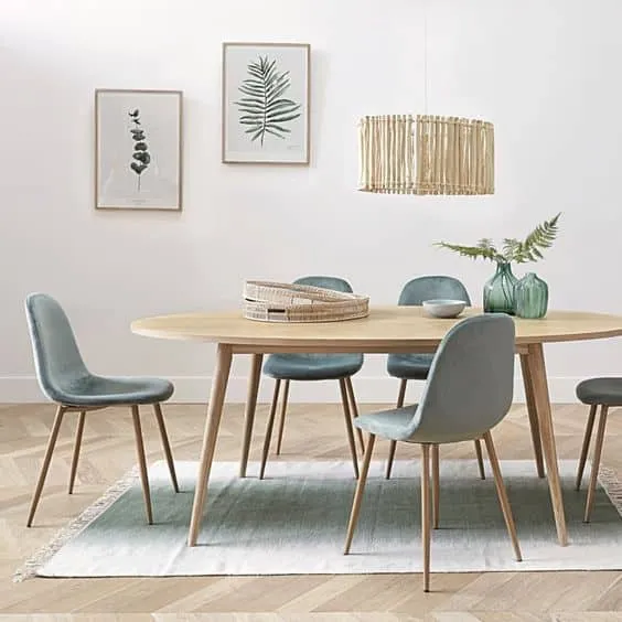 SCANDINAVIAN KITCHEN CABINET WITH RAILS: ELEGANT AND TIMELESS!