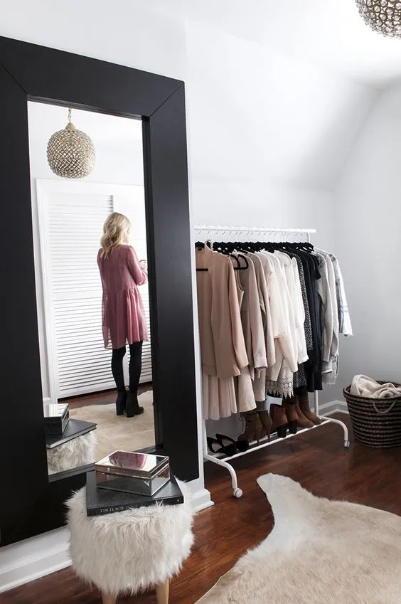 5个建议帮助在小房间中打造衣帽间