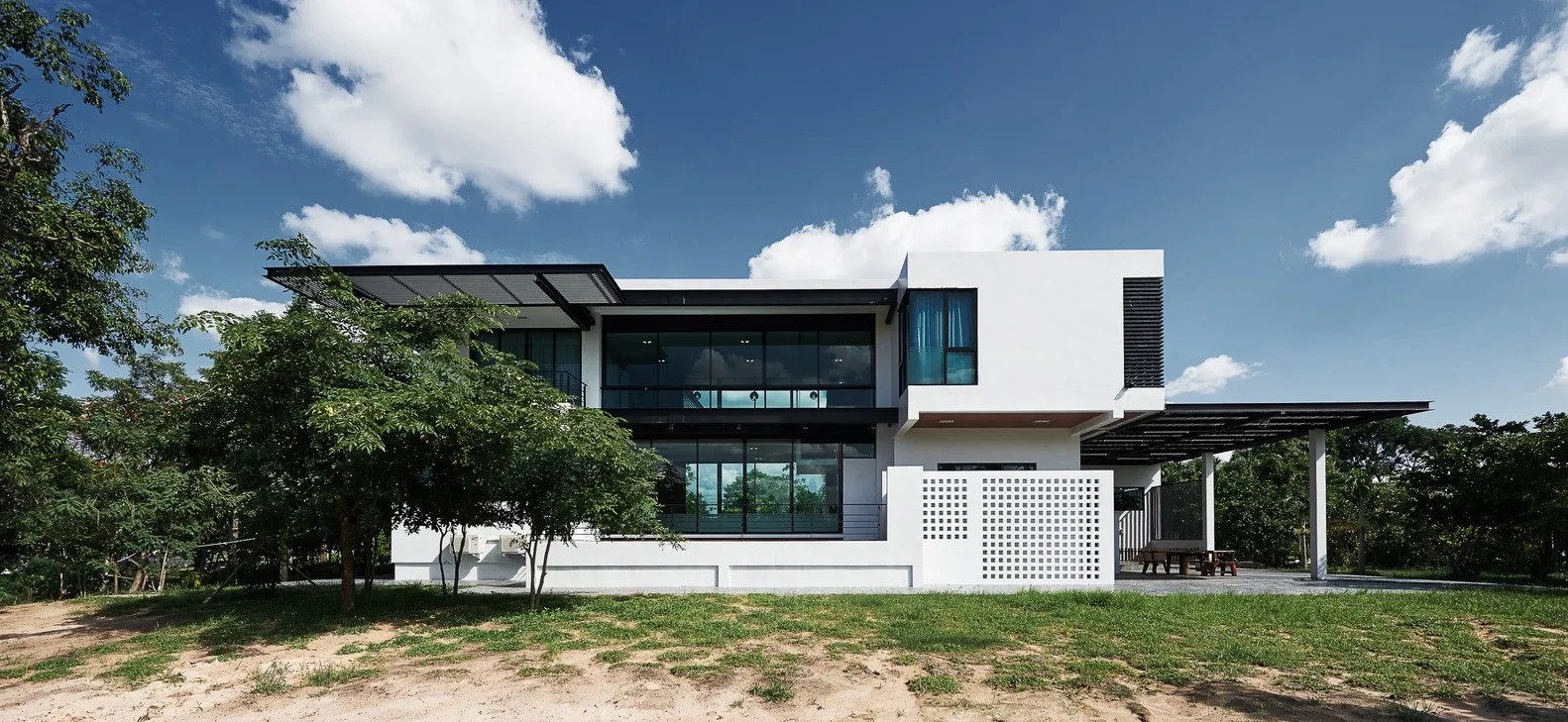 Sute Architect设计的K. Por住宅位于泰国坦巴永约帕府 Sute Architect设计的K. Por住宅位于泰国坦巴永约帕府