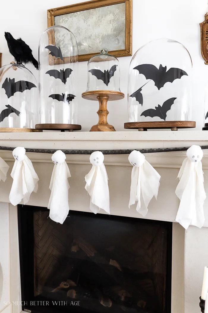 2. Decoración sencilla de Halloween con fantasmas
