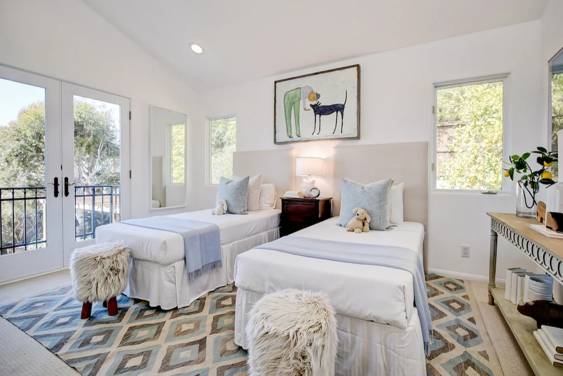 5. Холм Поета