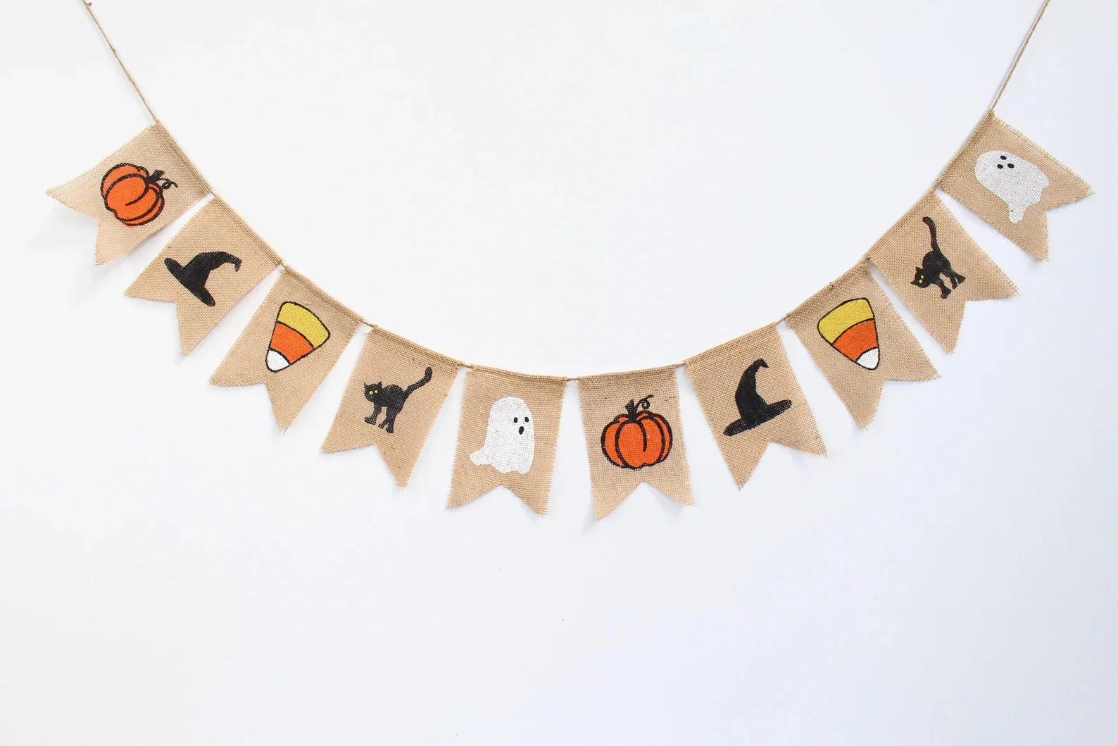 14. Bandera de Halloween hecha de tela rústica